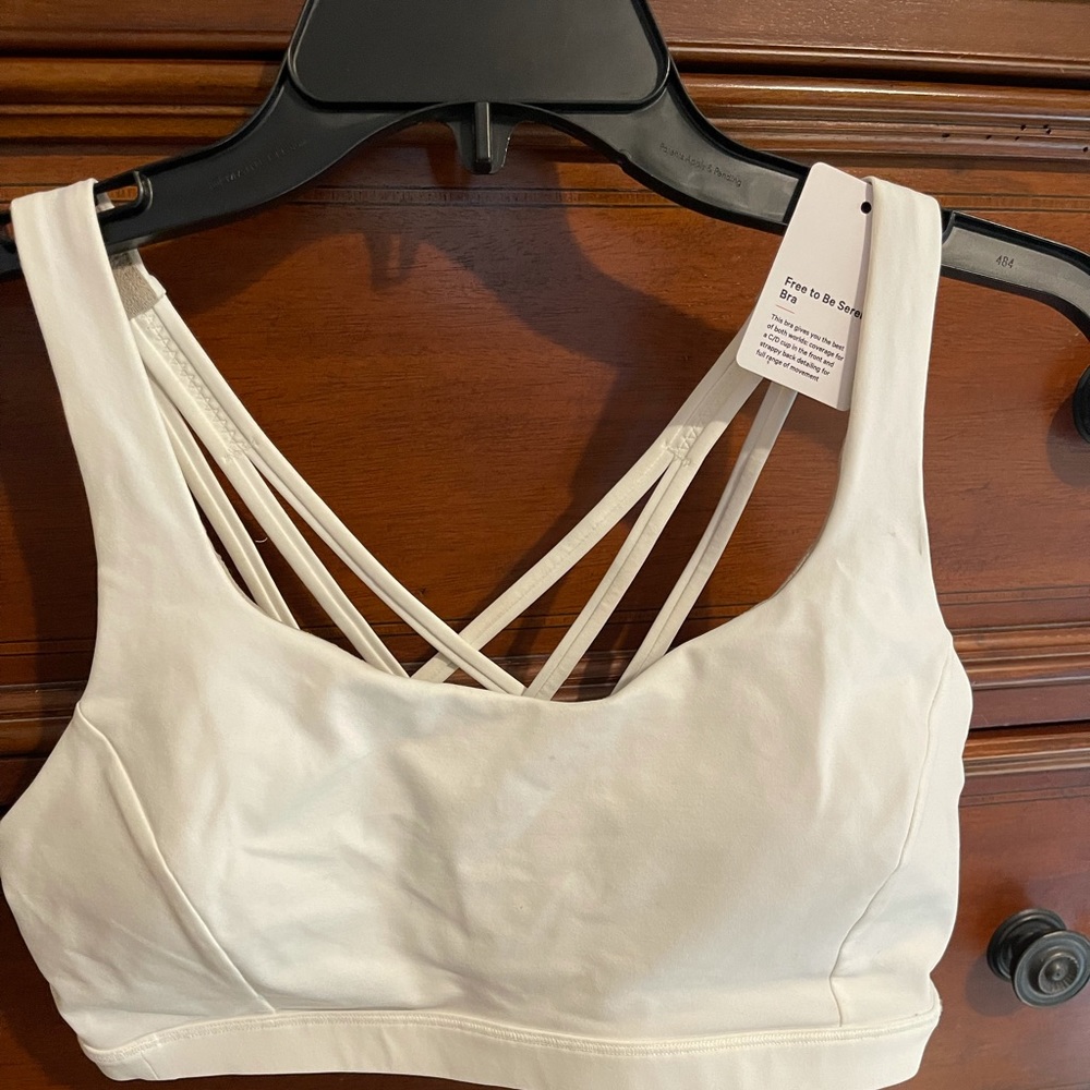 Lululemon sports bra